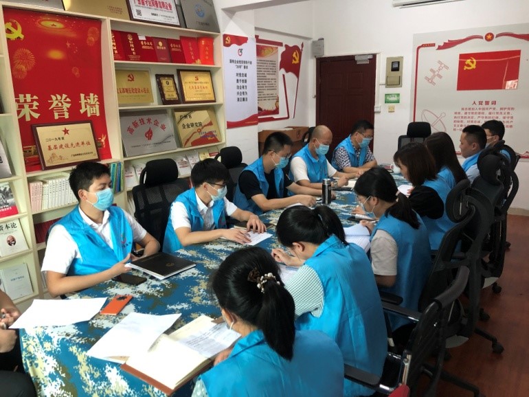 奮勇拼搏,用汗水澆灌希望